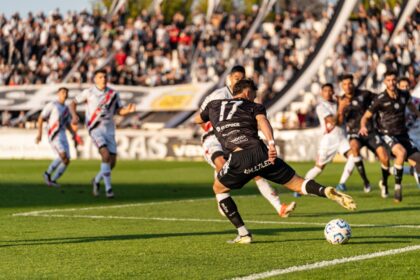 Corinthians pode ter até sete retornos para clássico com o Santos no Brasileirão