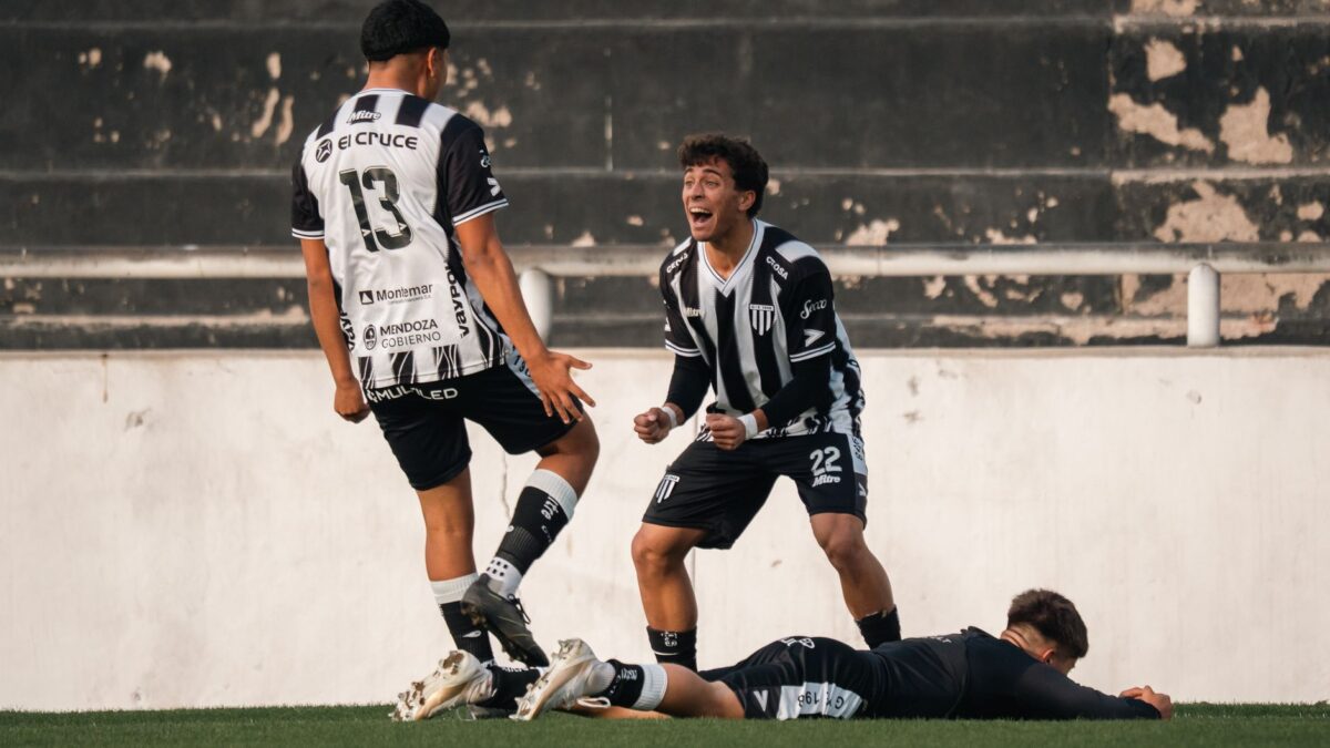 Veja quem são os garçons do Palmeiras na temporada do Brasileirão 1 Veja quem são os garçons do Palmeiras na temporada do Brasileirão