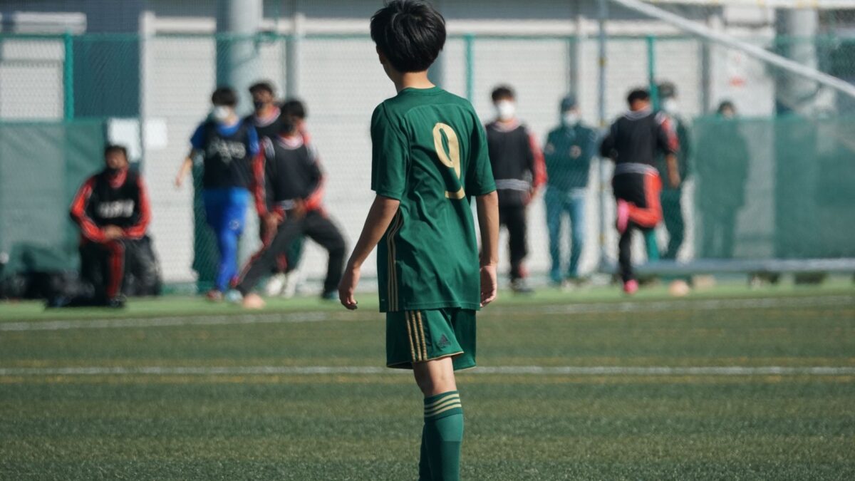 Larson recebe sondagens de clubes da Arábia Saudita, diz Bolavip Brasil 1 Larson recebe sondagens de clubes da Arábia Saudita, diz Bolavip Brasil