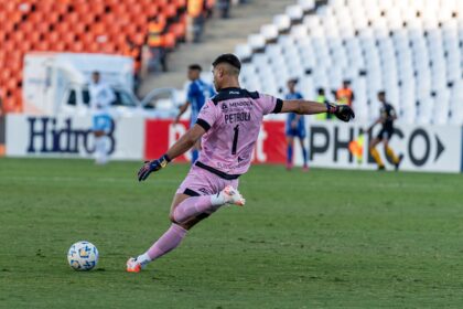 Weverton, goleiro do Grêmio, critica regra anticera após derrota para o Vitória