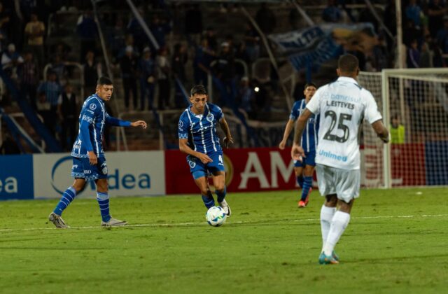 Com três desfalques, Flamengo enfrenta o Bragantino de olho no Palmeiras 3 Com três desfalques, Flamengo enfrenta o Bragantino de olho no Palmeiras