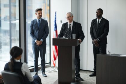 Santos adia papo sobre renovação de Gabigol e usa venda de Chermont para pagar elenco