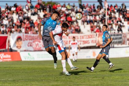 Atlético-GO vence o América-MG por 2 a 0 e segue vivo na briga pelo acesso 2 Atlético-GO vence o América-MG por 2 a 0 e segue vivo na briga pelo acesso