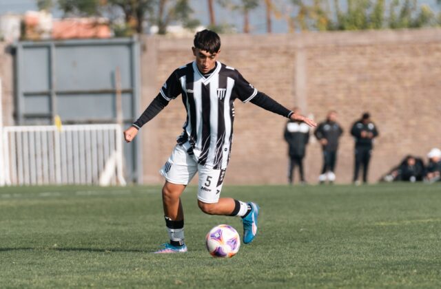 Fortaleza acerta a contratação do volante Jailson, ex-Palmeiras e Grêmio 7 Fortaleza acerta a contratação do volante Jailson, ex-Palmeiras e Grêmio